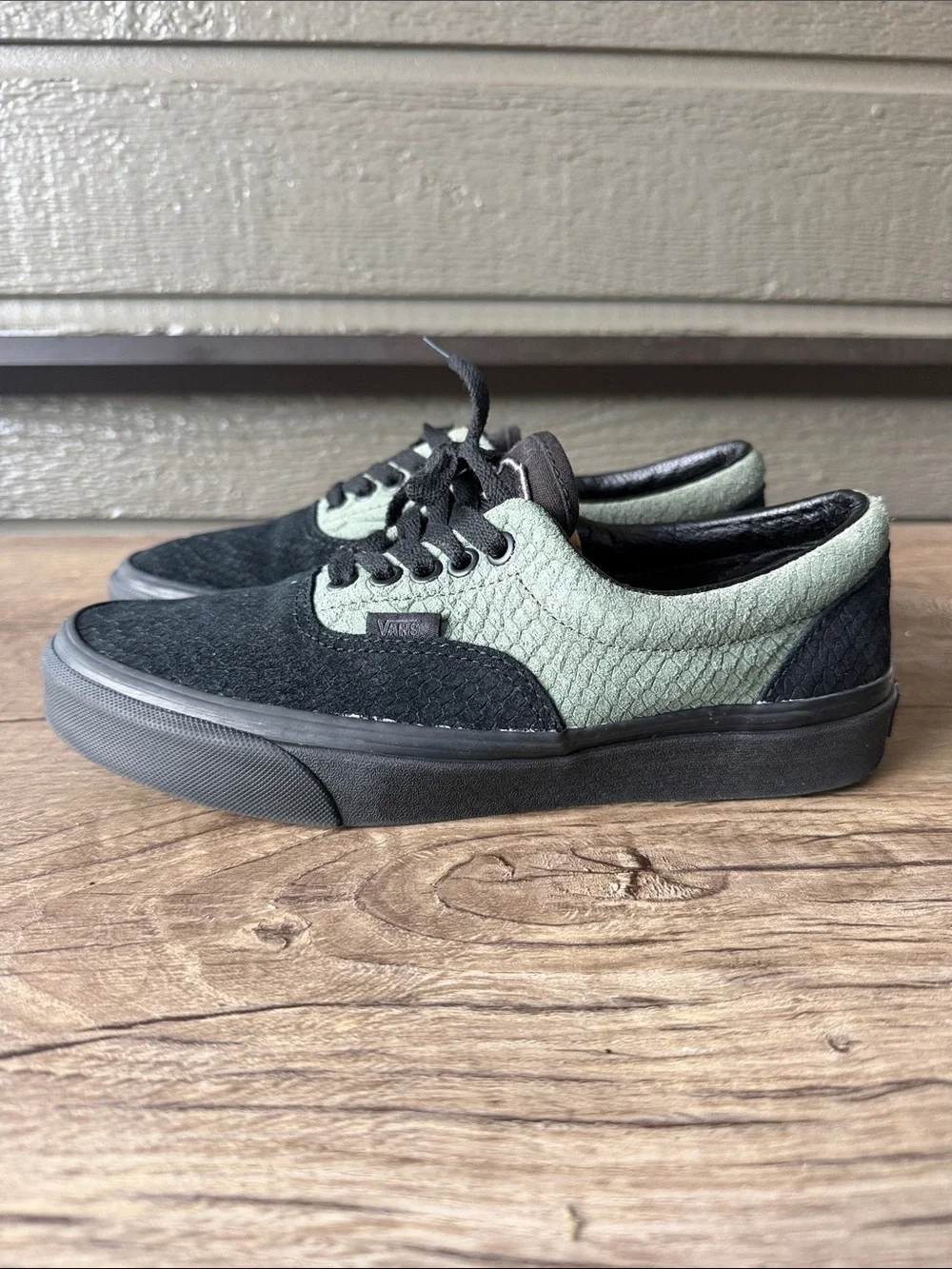 Vans by Harry Potter Unisex Black and Olive Low-Top Skate Sneakers